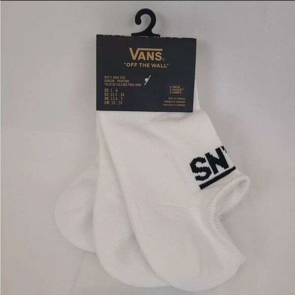 Vans Other - VANS UNISEX CLASSIC THREE PACK WHITE KICK IT NO SHOW SOCKS NWT